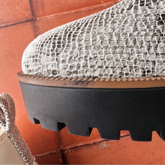 Sz 7.5 Chinese Laundry Good Day Cream & Grey Neo Snake Platform Ankle Boots GUC - Picture 8 of 8